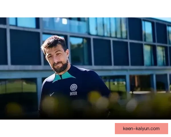 奥纳纳传球风格稳健，短传精准且具备出色后场组织能力提升